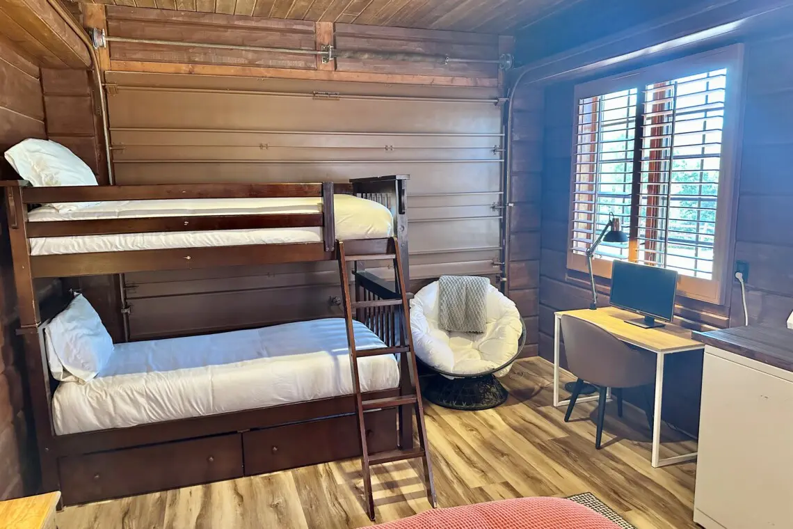 119421dbf98e4f098450a5d5cd2438b3 LargeOriginal.jpg