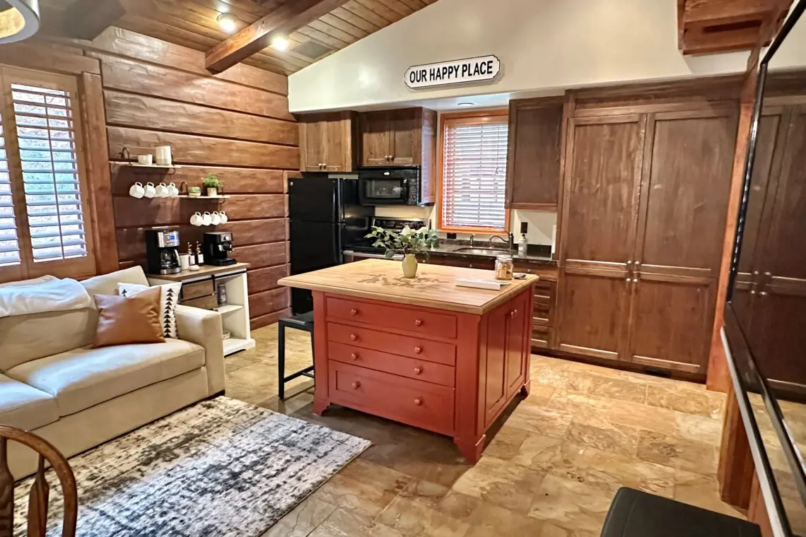 19fa75826d424e7f8a02b230feb0f0a0 LargeOriginal.jpg