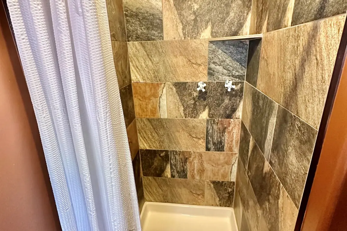 c937d4d3f28d4fb3a334159bbf99b005 LargeOriginal.jpg