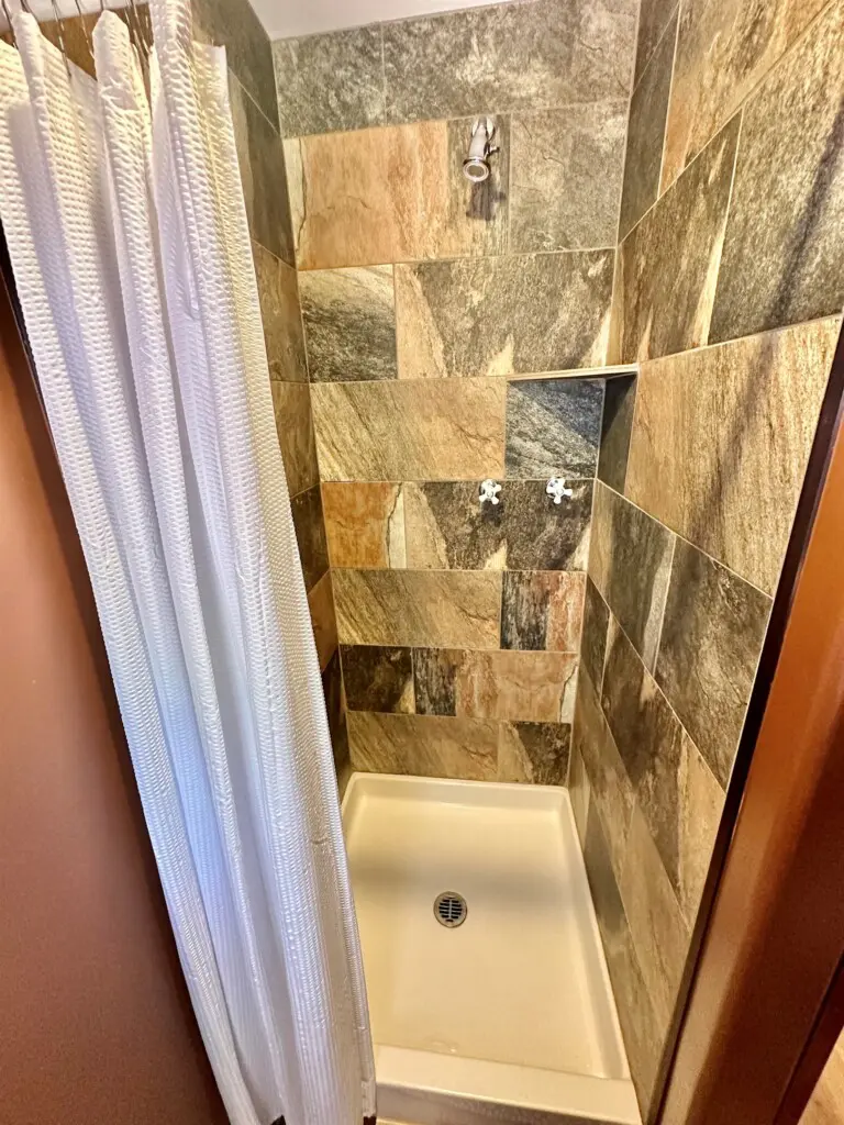 c937d4d3f28d4fb3a334159bbf99b005 LargeOriginal.jpg