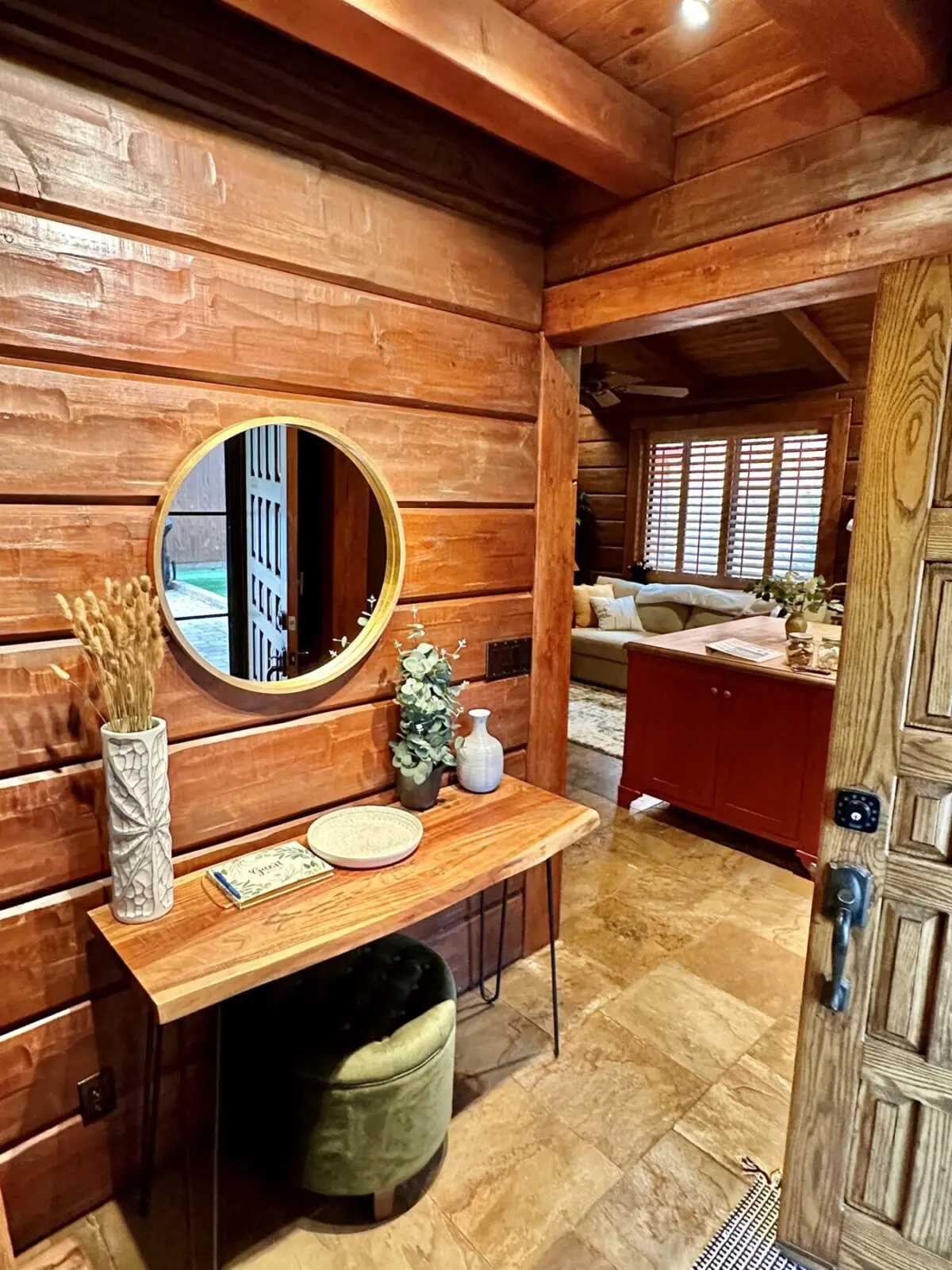 d665ec4a6e034b0d9f47a6a8658e3b80 LargeOriginal.jpg